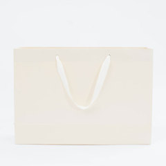 New arrival retail fancy white paper bags paper shopping bag custom logo gift bags with gold foil stamped
