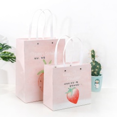 Multiple size hard paper white pink gift bag packaging
