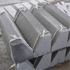 Trotoar granit hitam